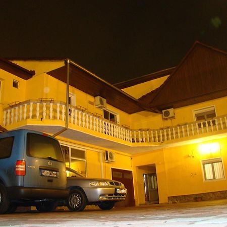 Pensiunea Alexander Arad Luaran gambar